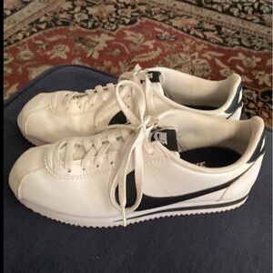Nike Cortez Women’s Sneakers 8.5 white